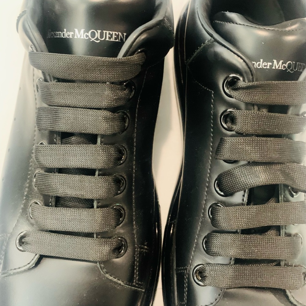 Alexander McQueen Black Leather Lace-Up Sneakers